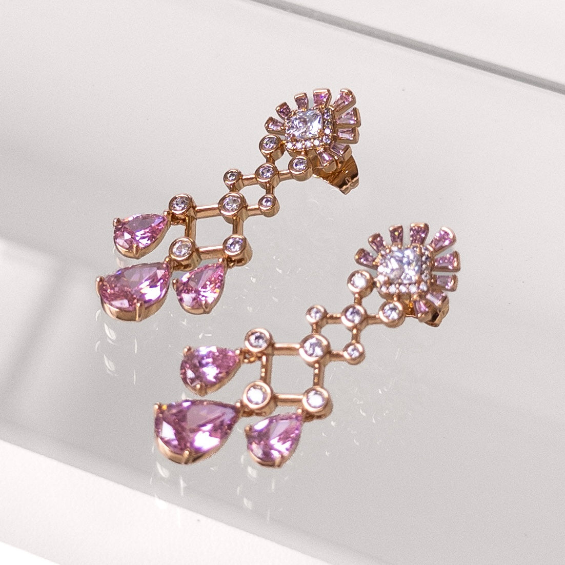 Aretes Full Pedrería Rosada | Joyería Premium