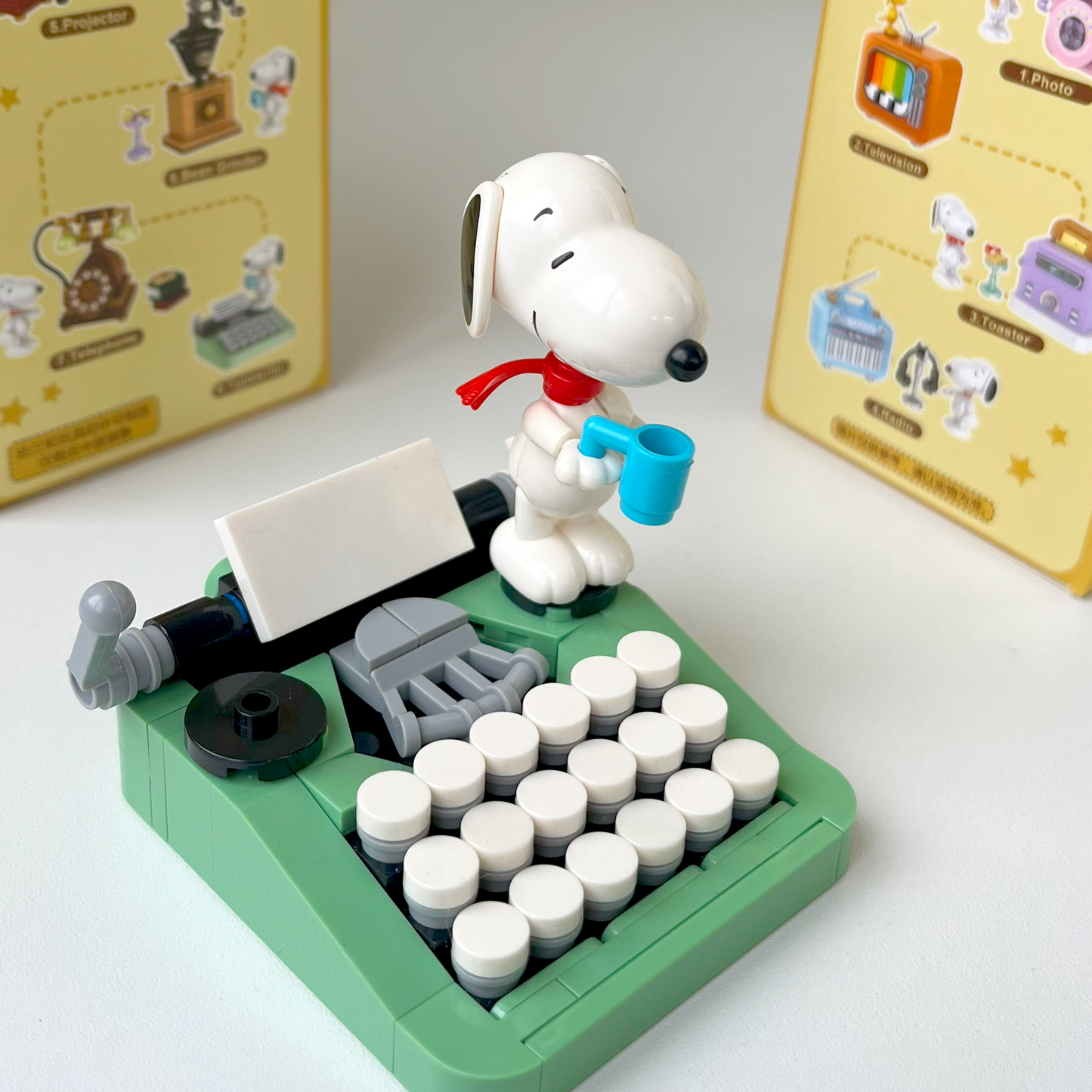 Snoopy Figura Armable Retro Appliances 🐾 © Peanuts