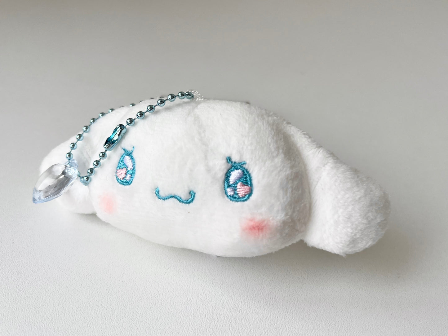 Sanrio Ojos Kawaii Peluchito Llavero © SANRIO CO., LTD