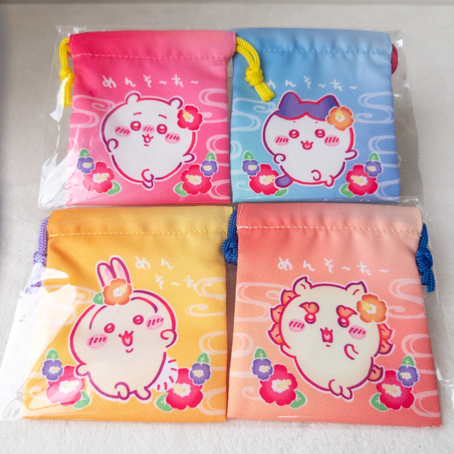 Chiikawa Okinawa Pouch Neceser | Hachiware Usagi Shisa