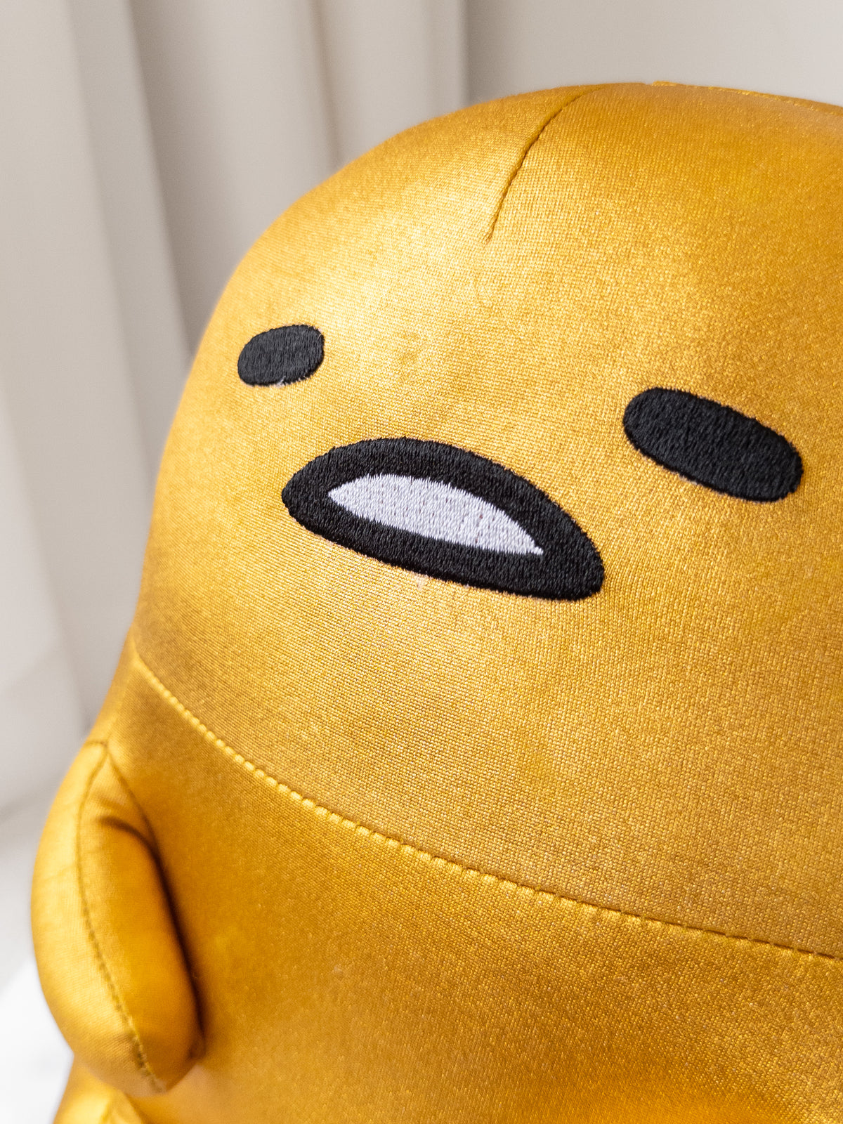 Gudetama Dorado Peluche