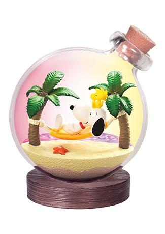 Snoopy Time Terrarium © RE-MENT