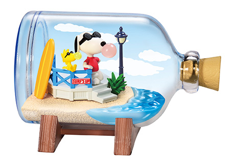 Snoopy Time Terrarium © RE-MENT