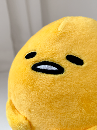 Gudetama Peluche 🥚 © SANRIO CO., LTD